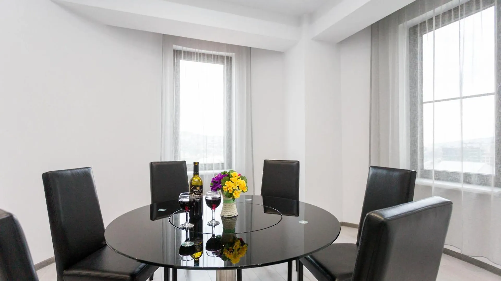 Apartment In Downtown Tiflis Gürcistan