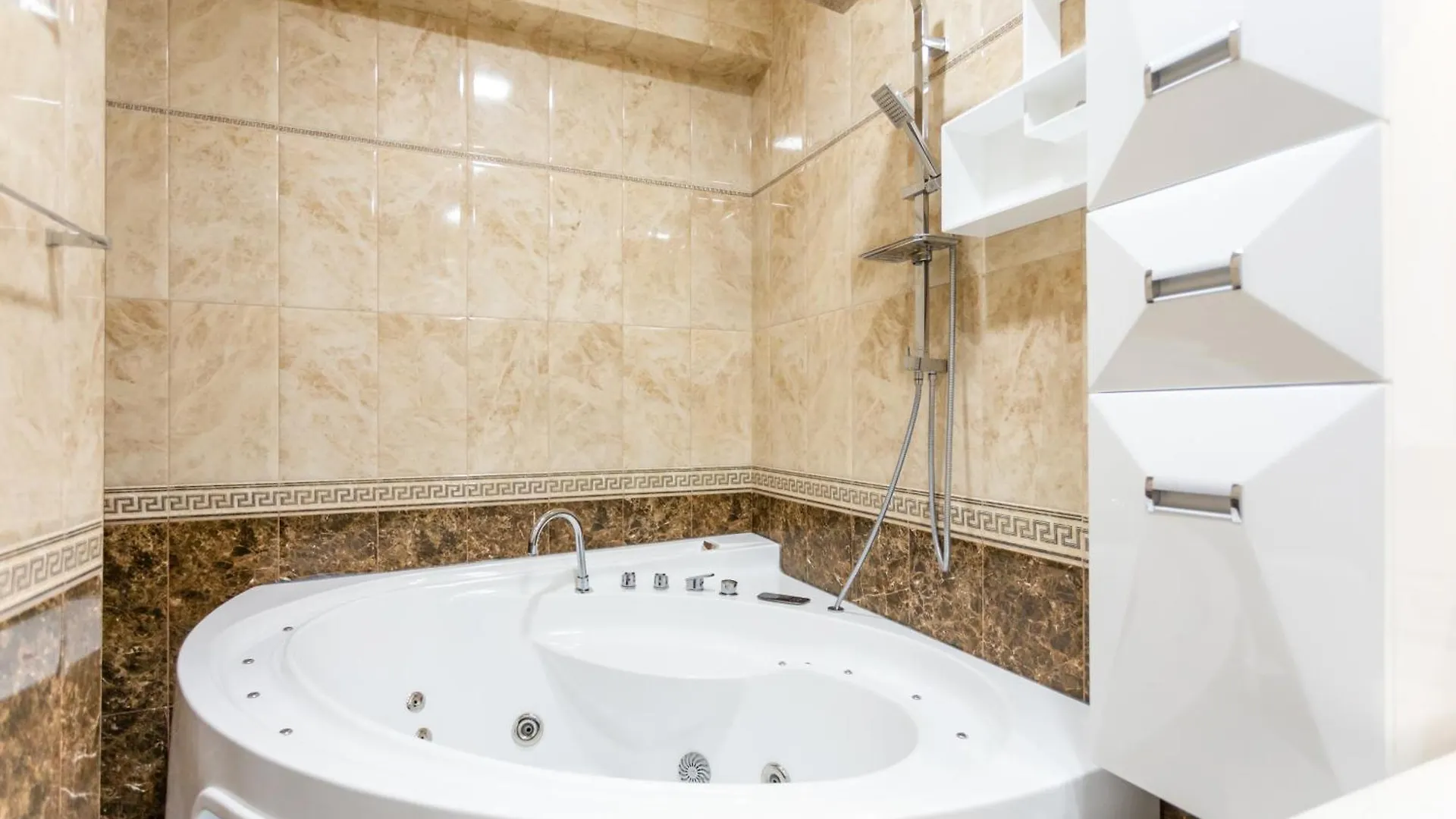 Apartment In Downtown Tiflis Gürcistan