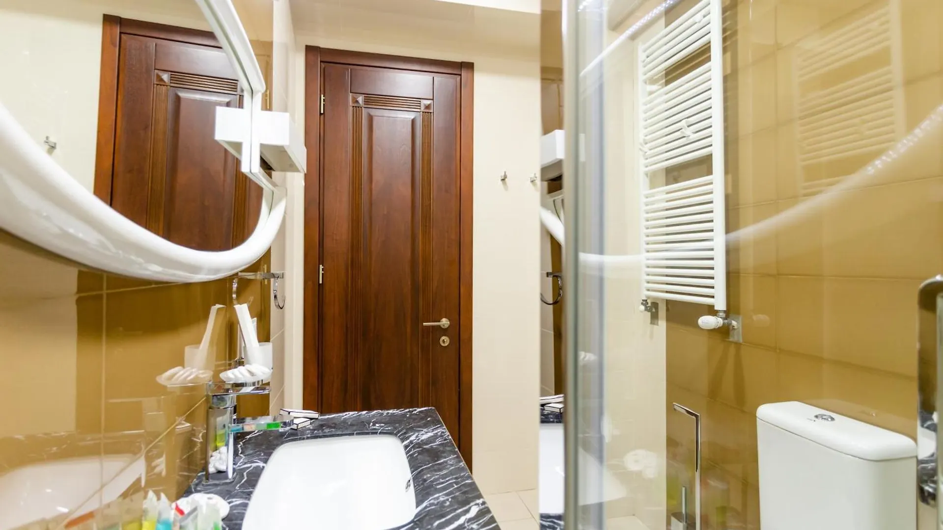 Apartment In Downtown Tiflis 0*,